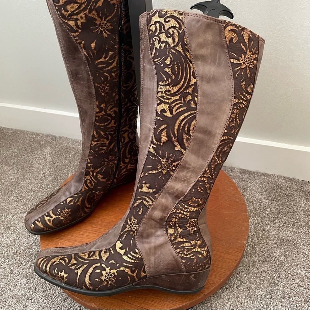 Ecco Floral Leather Gold Panel Tall Boots Knee High Brown Size 38 / 7 / 7.5 - Picture 6 of 8